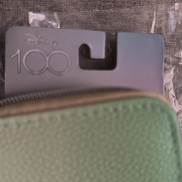 Limited Edition Tiana Zip Around wallet Disney 100 - Picture 3 of 6